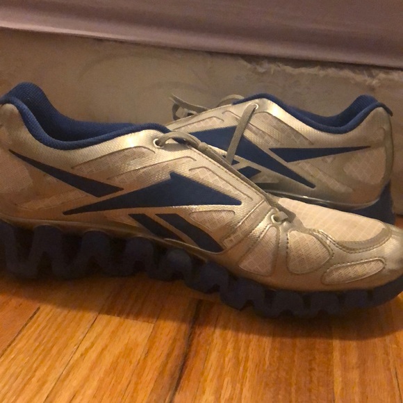 REEBOK RUNNING SHOES| worn 5 times - Picture 3 of 4